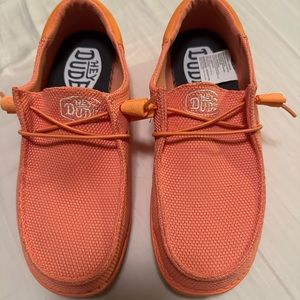 Like new coral Hey Dudes!